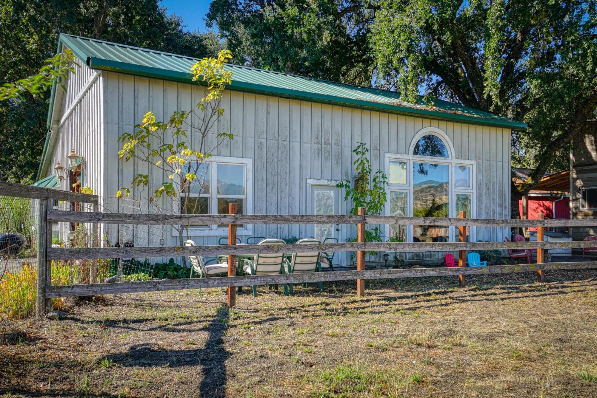 Soul Whispering Ranch Retreat Villa Upper Lake Eksteriør billede